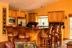 5-Star Luxury Tahoe Cabin! Great Location! Pool Table!Darts! Poker! Ping Pong! Games! South Lake Tahoe